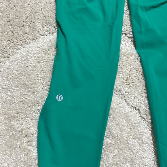 Lululemon Tight 25” *Pockets - Picture 5 of 6